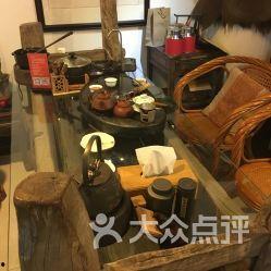 娱乐吃瓜酱爷爷带骨灰盒,遗愿带骨灰盒引发网友热议