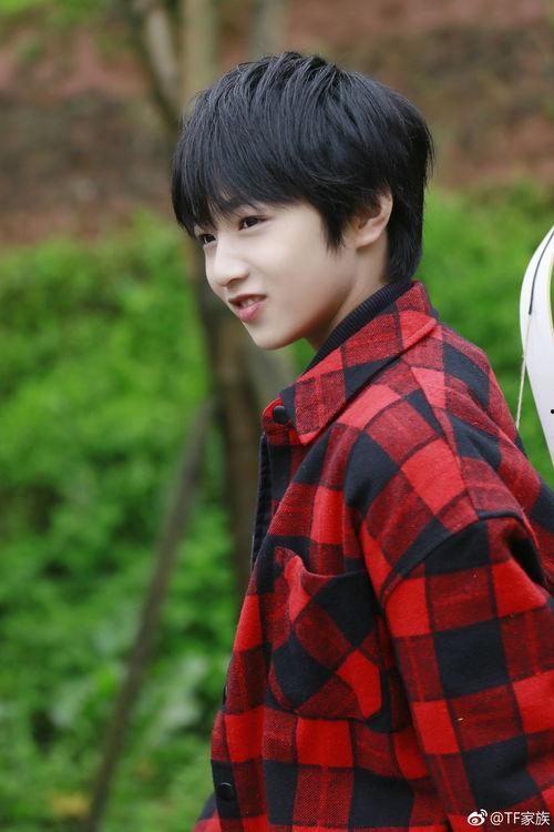 吃瓜娱乐爆料刘耀文视频,吃瓜娱乐背后的真相揭秘